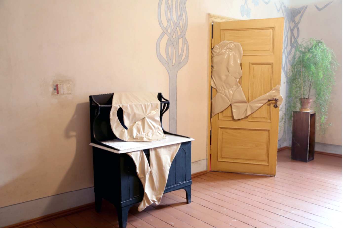 HAYAT HER ŞEYE RAĞMEN CESARETİ SEVİYOR