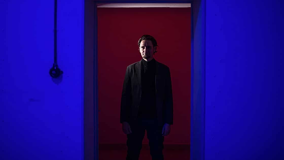 Belki Sonra Sergisi – Duvarlar Ardında Gökyüzü